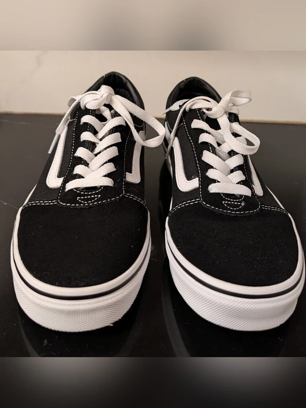 Vans Old Skool Low-Top Black Canvas Sneakers Big Kids Size 7Y Used Exc/ Box